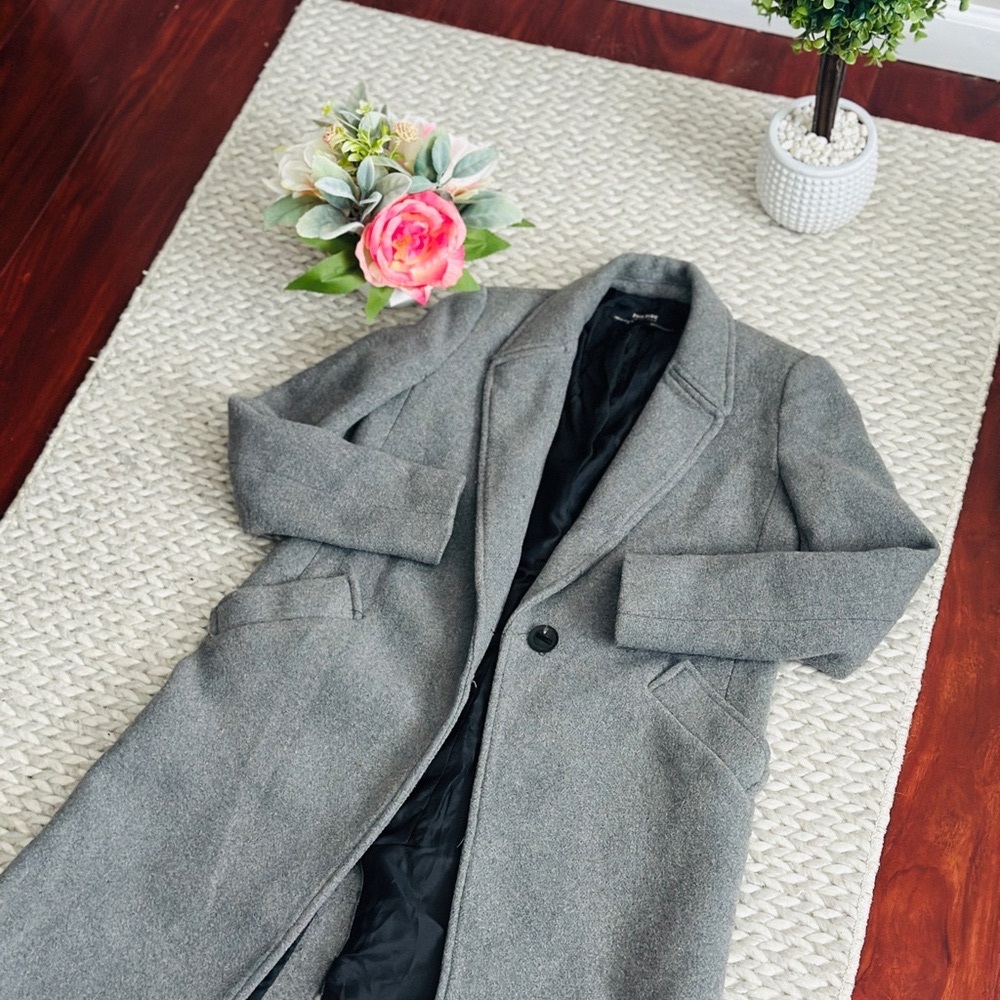 Women's Coat SOLD!!